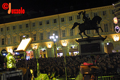 Enrico Ruggeri in piazza San Carlo