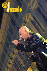 Enrico Ruggeri in piazza San Carlo