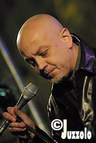Enrico Ruggeri in piazza San Carlo